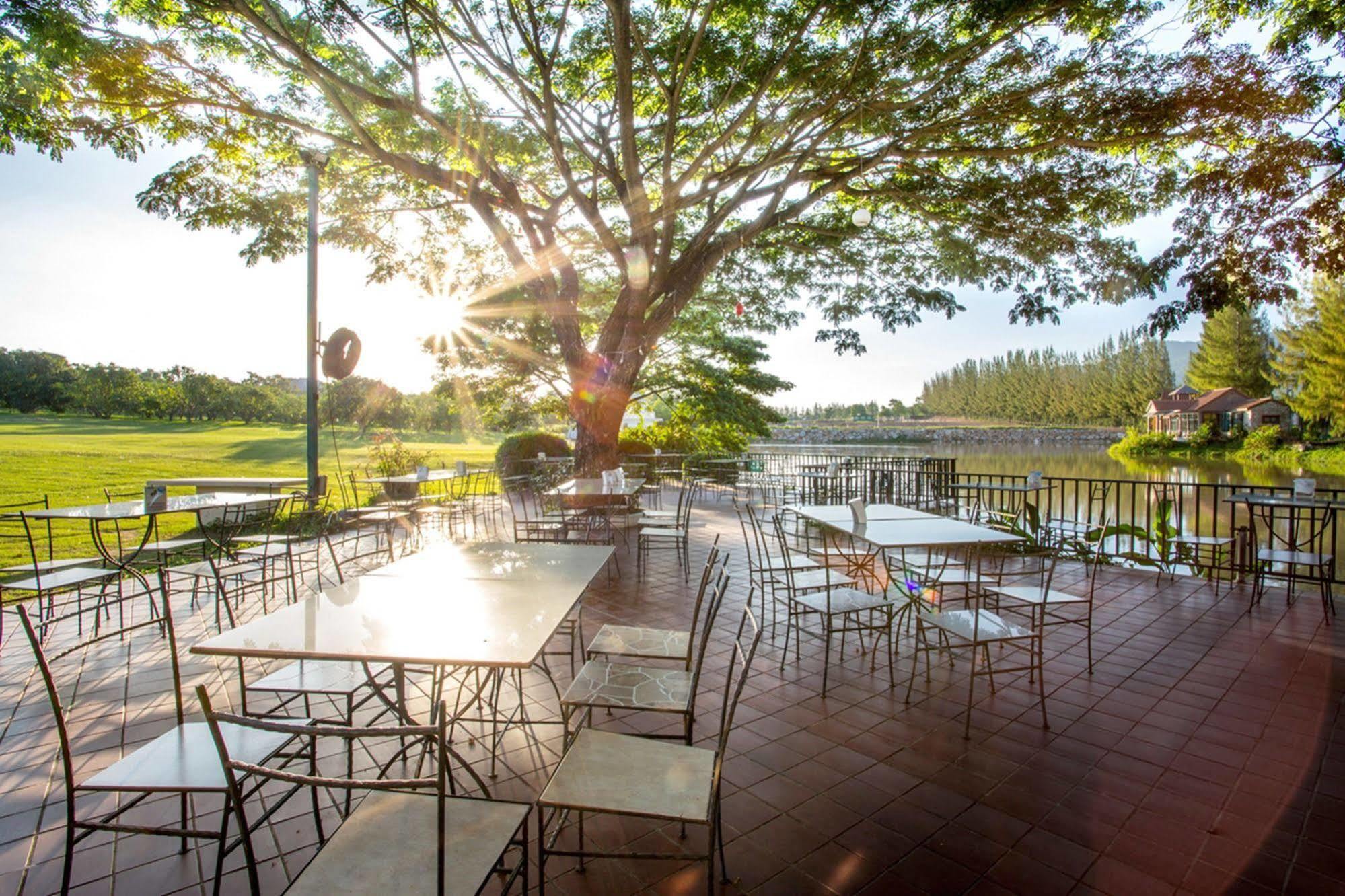 Pak Chong Chateau De Khaoyai Hotel & Resort מראה חיצוני תמונה